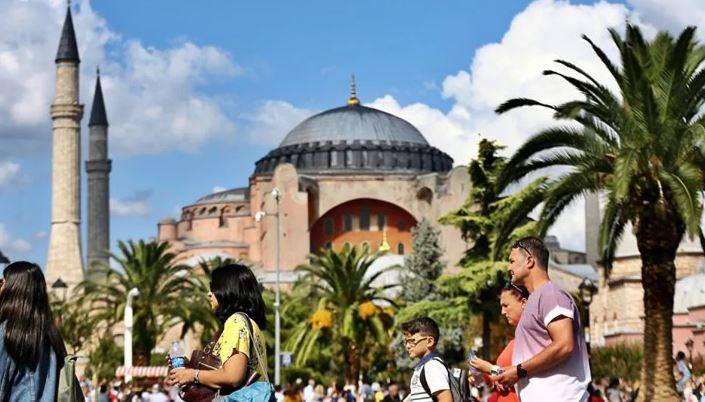 İstanbul'a üç ayda 3,7 milyon turist! İlk sırada hangi ülke var? - Resim: 21